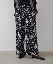 モノトーン柄パンツ