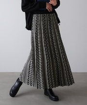 幾何柄ニットスカート