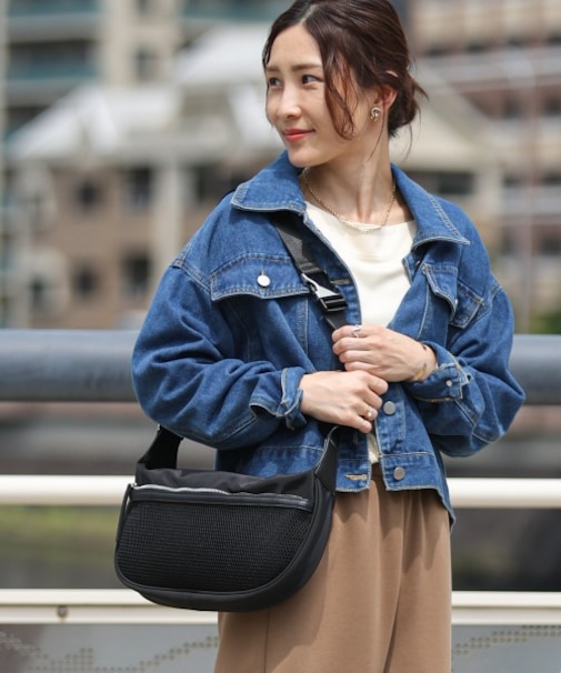 ハーフムーンナイロンショルダー