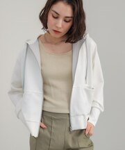 裾レイヤードバックラインＺｉｐパーカー