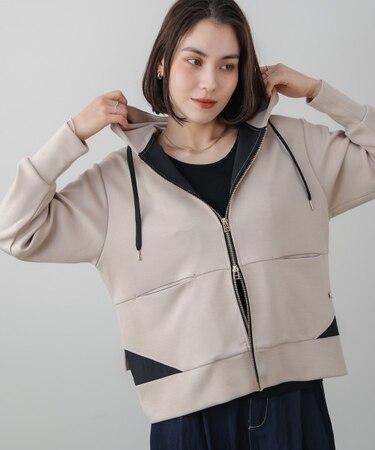 裾レイヤードバックラインＺｉｐパーカー