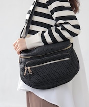 ドットメッシュボディバッグ