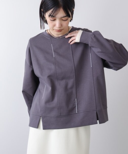 ライン刺繍プルオーバー