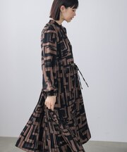 《通勤・セレモニー対応》ブロック柄プリーツワンピース