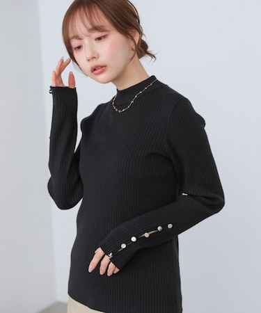 【Bab】【選べるサイズ展開】袖ボタンハイネックリブニットトップス