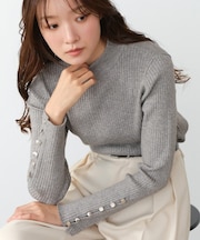 【Bab】【選べるサイズ展開】袖ボタンハイネックリブニットトップス