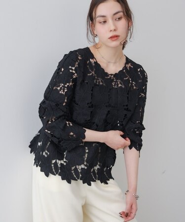 ケミカルレースブラウス