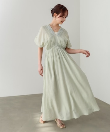 【Bab】【選べるサイズ展開】テープ刺繍ピンタックレースワンピース