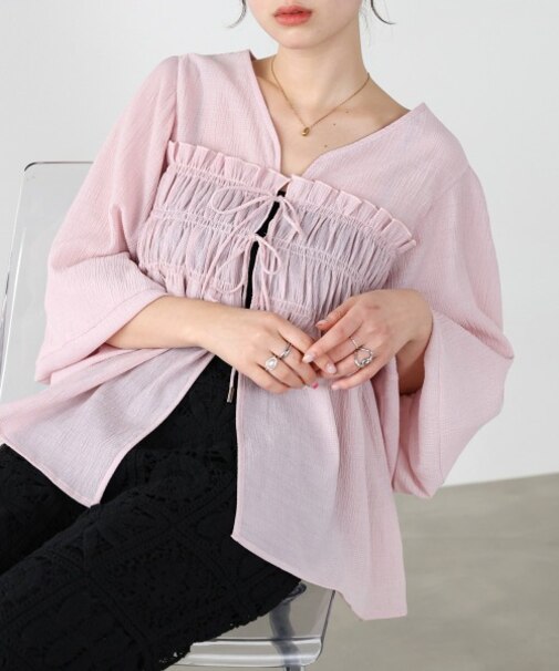 シャーリングリボンパフスリーブブラウス