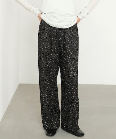 刺繍フラワーパンツ