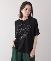 アートフラワーモチーフTシャツ