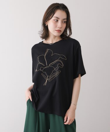アートフラワーモチーフＴシャツ