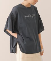 シンプルロゴフレアスリーブＴ