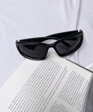 スポーツアイウェア