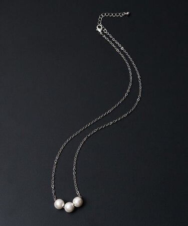 M立体モチーフ3連ネックレス