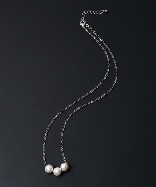 M立体モチーフ3連ネックレス