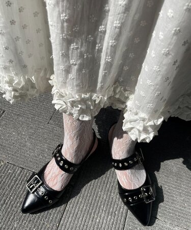 ハトメベルトポインテッドシューズ