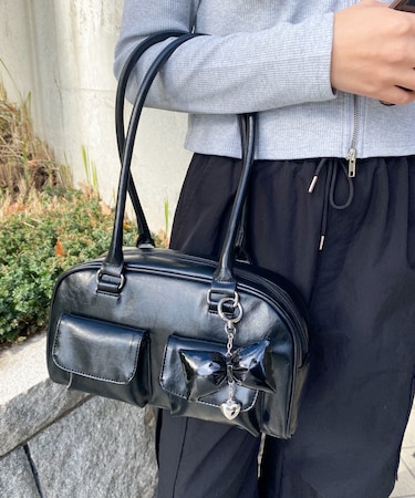 チャーム付きボストンバッグ