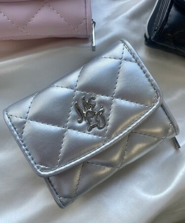 メタルロゴキルティングウォレット