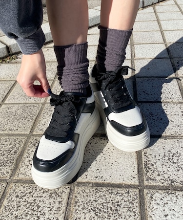 ボリュームレースアップ厚底スニーカー