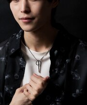 Mモチーフネックレス