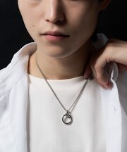 Mモチーフネックレス