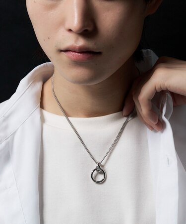 Mモチーフネックレス