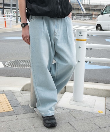 ルーズテーパードデニムパンツ