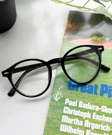 セルフレームクリアレンズアイウェア