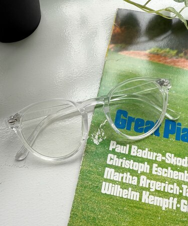 セルフレームクリアレンズアイウェア