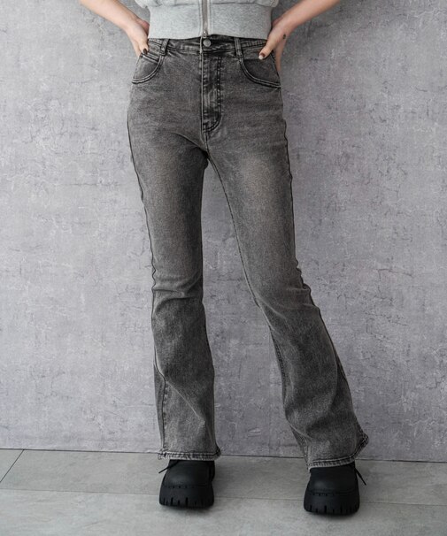 ストレッチフレアデニムパンツ