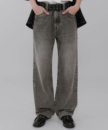 ストレートデニムパンツ
