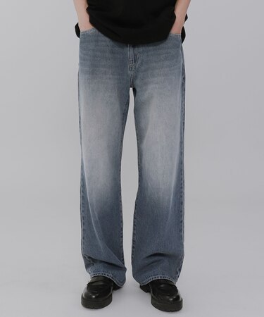 ストレートデニムパンツ