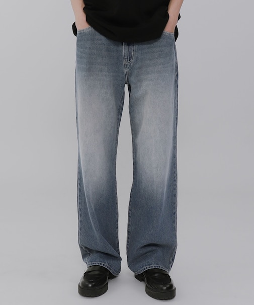 ストレートデニムパンツ