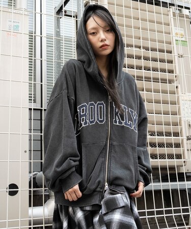 グラフィックBIGZIPパーカー