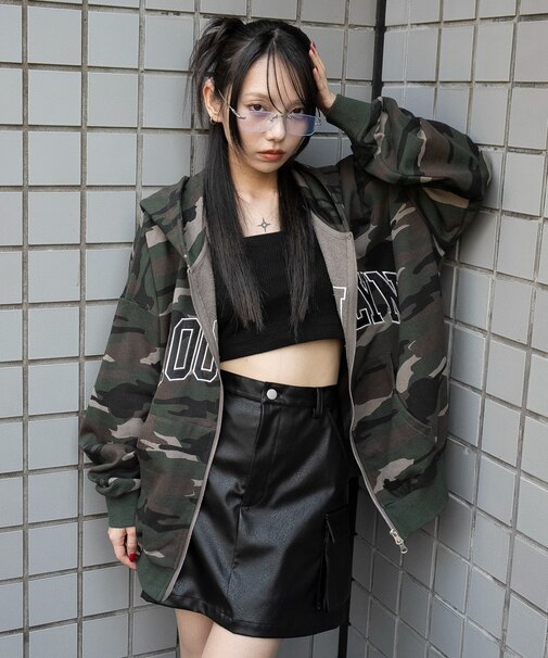 グラフィックBIGZIPパーカー