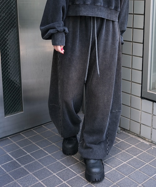 カーブデザインスウェットパンツ