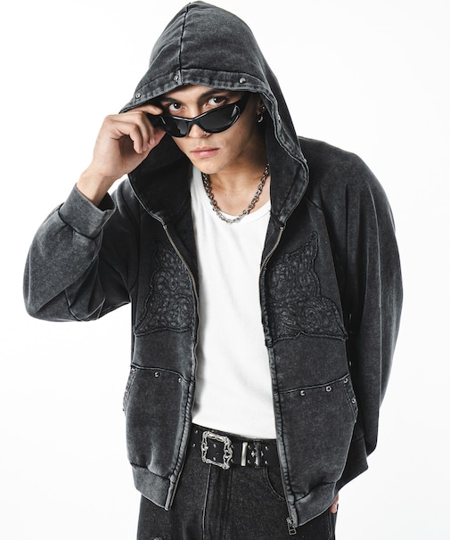 パウダーブリーチスタッズプルパーカー