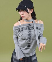 チョーカー付きロゴオフショルトップ