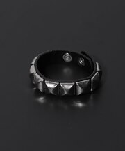 Mピラミッドスタッズブレス