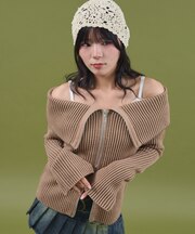 オフショルダブルジップニット