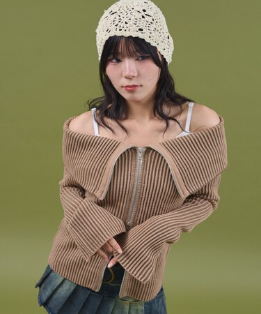 オフショルダブルジップニット