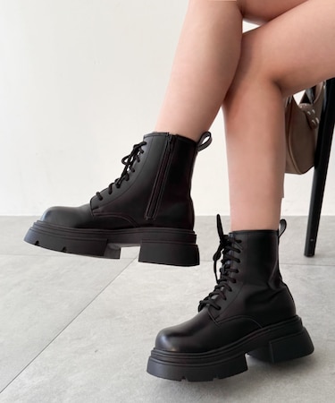 レースアップショートブーツ