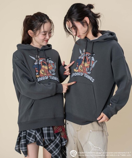 LOONEYTUNESグラフィックプルオーバー