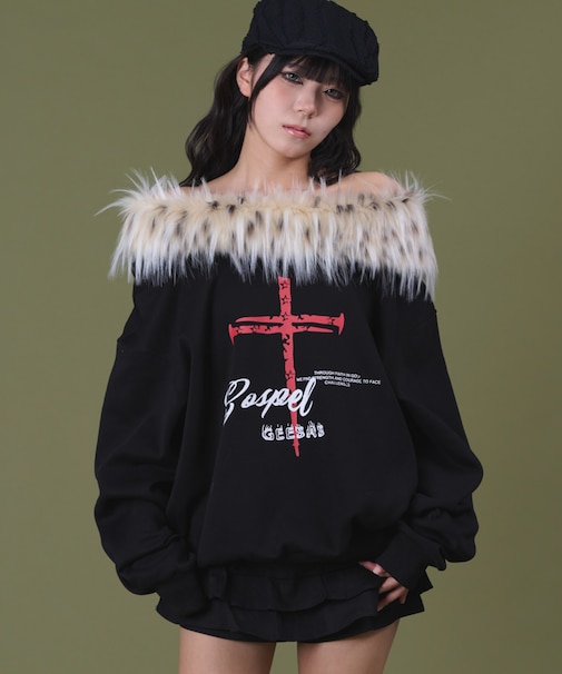 ファーオフショルダークロスプルオーバー