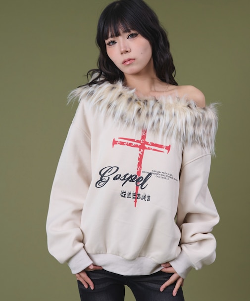 ファーオフショルダークロスプルオーバー