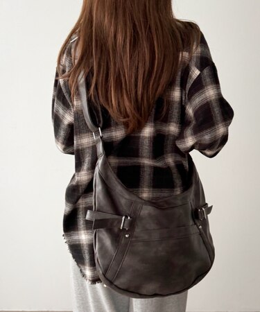 ハーフムーンPUショルダー