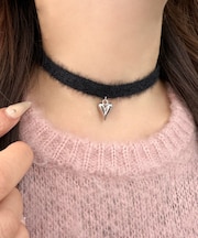 Lモチーフシャギーニットチョーカー