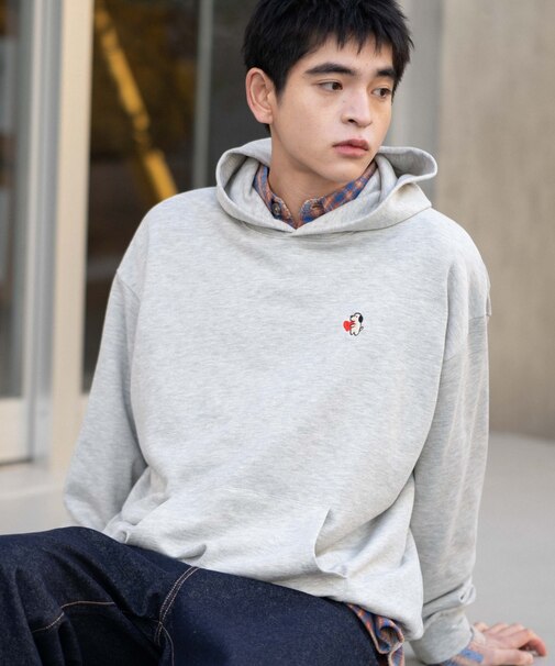 ワンポイント刺繍プルパーカー