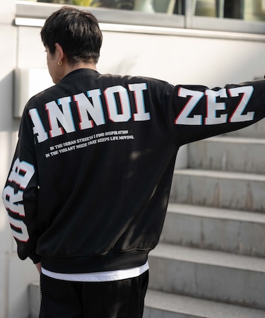 アクセ付き裏シャギーグラフィックプルオーバー